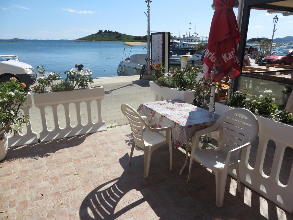 Sweet Sea Apartments Pakoštane Buitenkant foto
